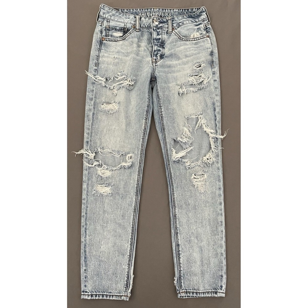 American Eagle Tomgirl Jeans Womens 6 Highly Distressed Button Fly Light Wash